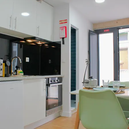 Do Corgo アパート